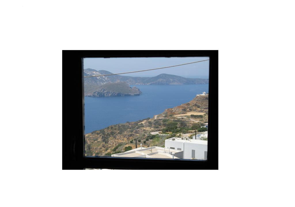 Milos Vaos Windmill Plaka  Exterior photo