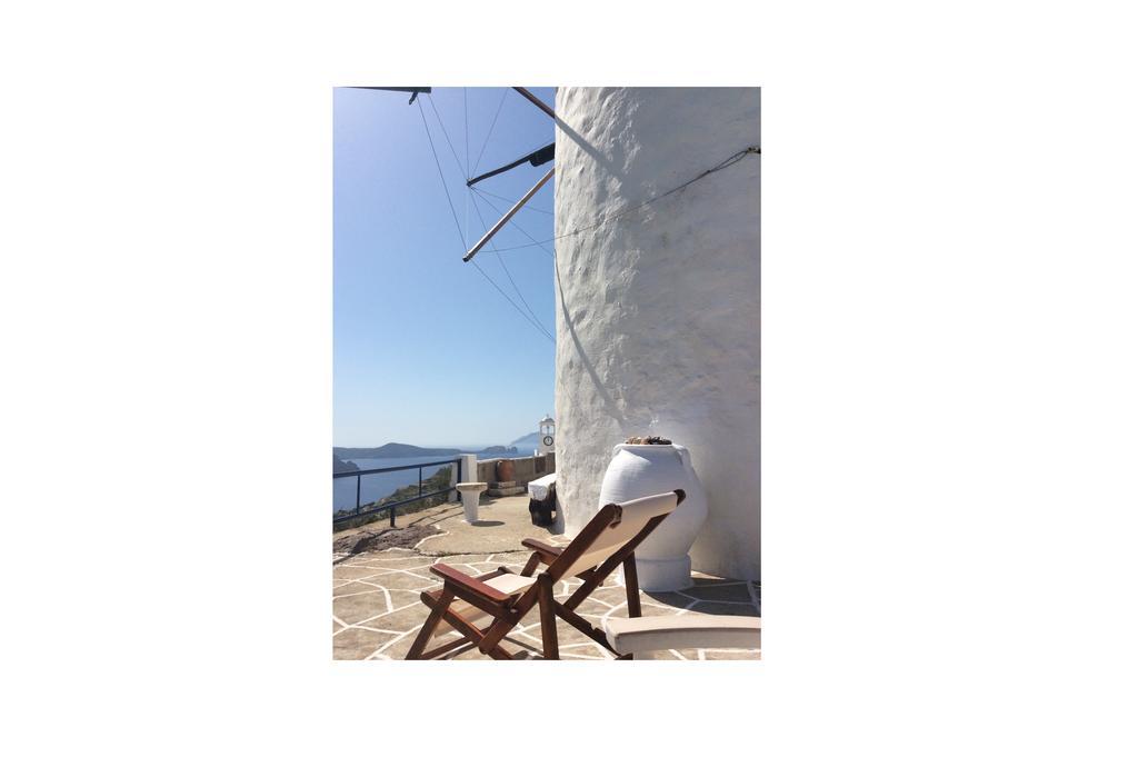 Milos Vaos Windmill Plaka  Exterior photo