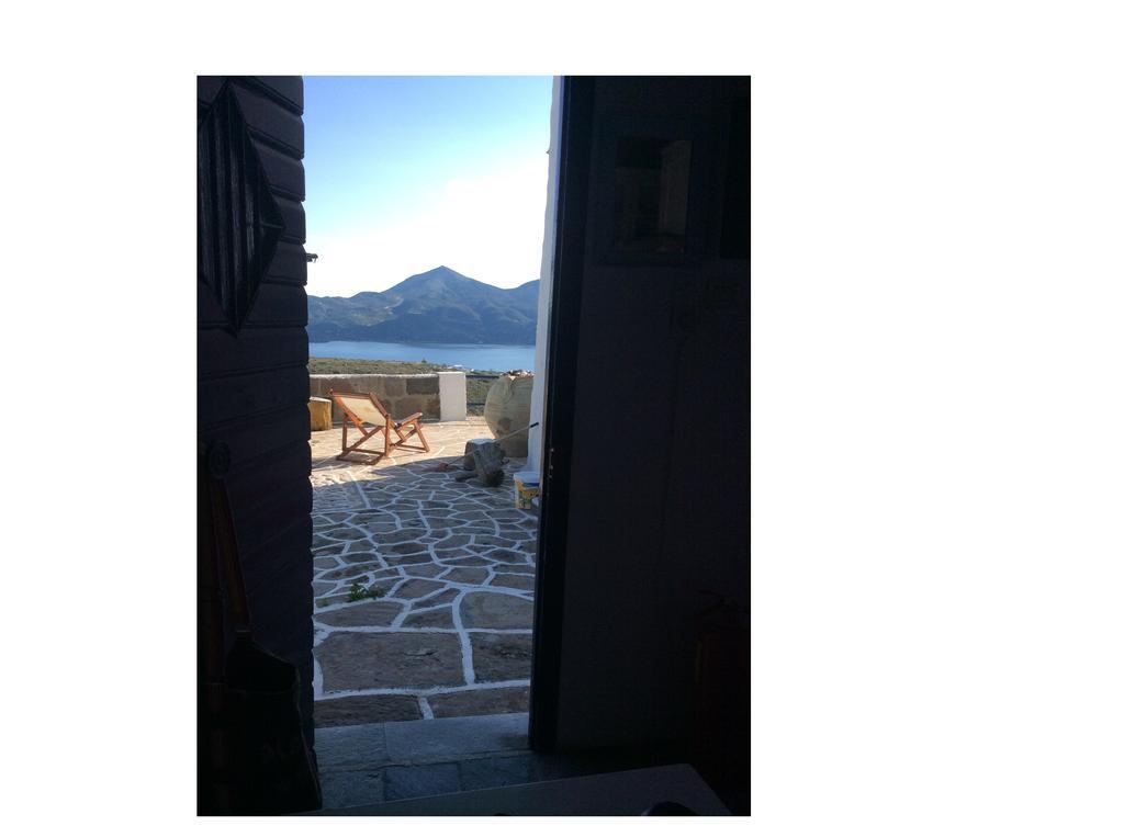 Milos Vaos Windmill Plaka  Exterior photo