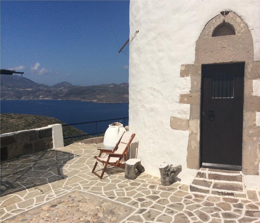 Milos Vaos Windmill Plaka  Exterior photo