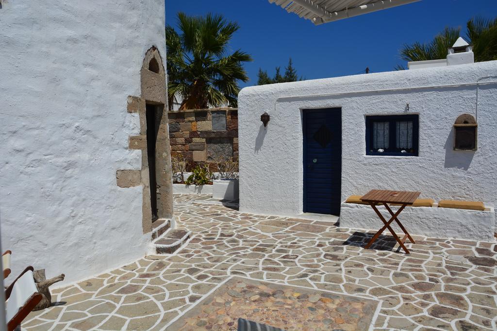 Milos Vaos Windmill Plaka  Exterior photo