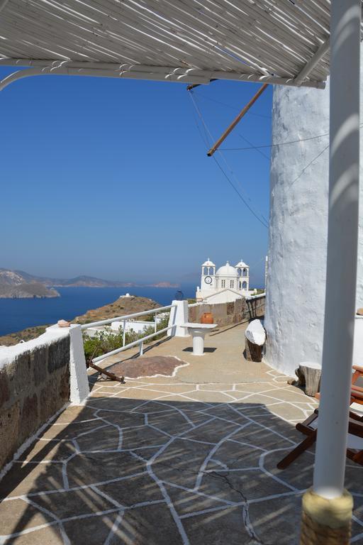 Milos Vaos Windmill Plaka  Exterior photo