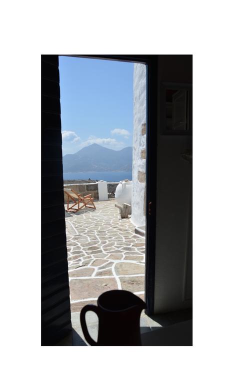 Milos Vaos Windmill Plaka  Exterior photo